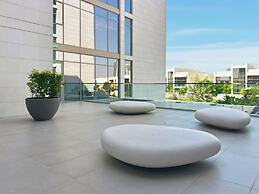 Refined 2BR Apartment District One MBR