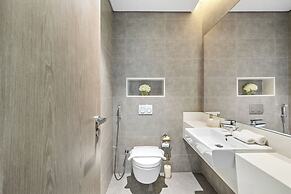 Refined 2BR Apartment District One MBR