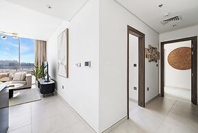 Refined 2BR Apartment District One MBR