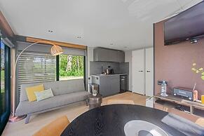 Doeke Sleat Houseboat