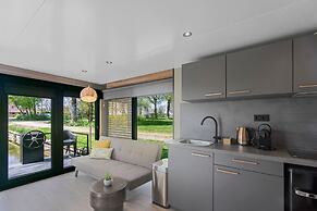 Doeke Sleat Houseboat