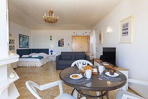A73 - Iberlagos Studio Flat