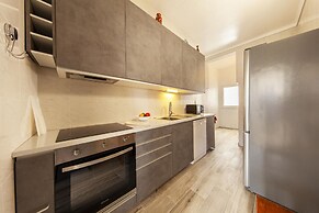 B100 - Abrotea Quaint 2 Bed Apartment in Lagos
