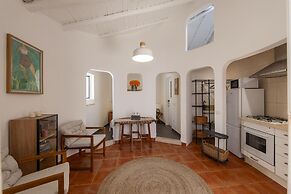 A27 - Caracol Corner Studio in Lagos