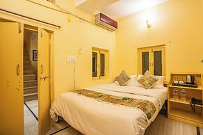 HOTEL HIMMAT NIWAS