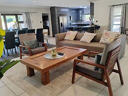 Petalite Villa Maun