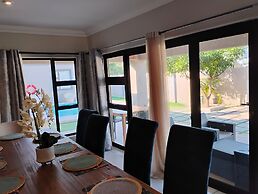 Petalite Villa Maun
