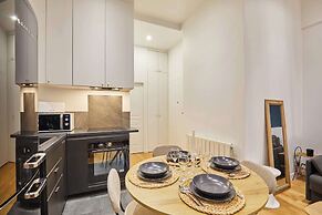 Charming & Modern Studio Center of Paris
