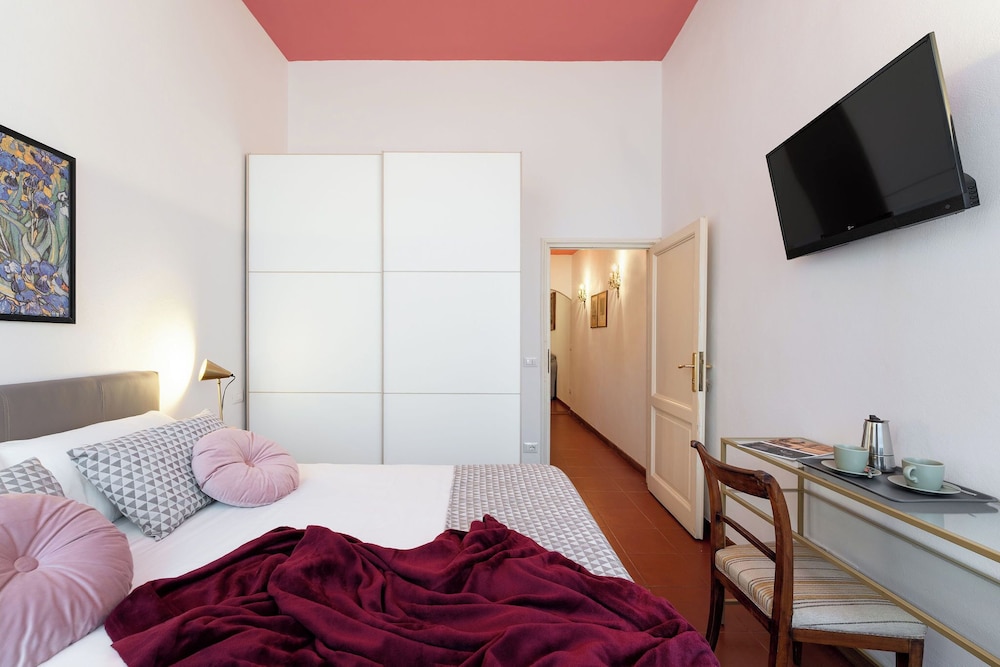 Pitti - Flo Apartments, Charme su Piazza Pitti