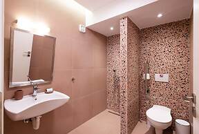 Enalis Studios & Apartments