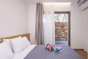 Enalis Studios & Apartments