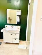 Modern Studio in Greendale - 2337