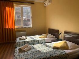 Guest House Aygestan Hotel