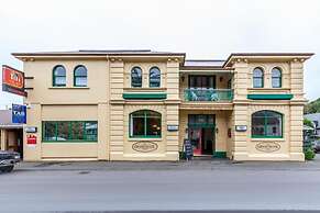 The Grand Hotel & Bar