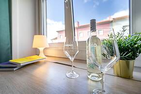 April Square Guesthouse by Lisbon with Sintra