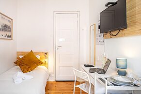 April Square Guesthouse by Lisbon with Sintra