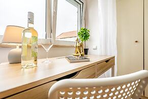 April Square Guesthouse by Lisbon with Sintra