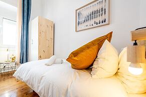 April Square Guesthouse by Lisbon with Sintra