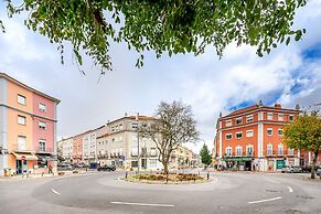April Square Guesthouse by Lisbon with Sintra