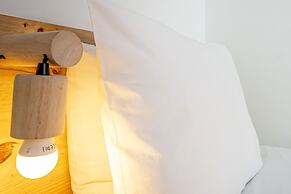 April Square Guesthouse by Lisbon with Sintra