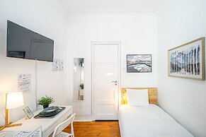 April Square Guesthouse by Lisbon with Sintra