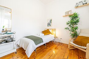 April Square Guesthouse by Lisbon with Sintra