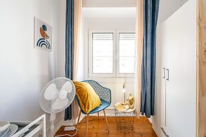April Square Guesthouse by Lisbon with Sintra