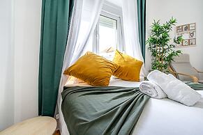 April Square Guesthouse by Lisbon with Sintra