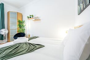 April Square Guesthouse by Lisbon with Sintra