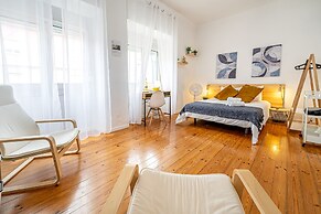 April Square Guesthouse by Lisbon with Sintra