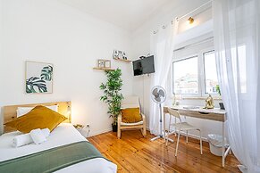 April Square Guesthouse by Lisbon with Sintra