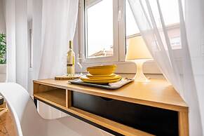 April Square Guesthouse by Lisbon with Sintra