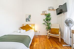 April Square Guesthouse by Lisbon with Sintra