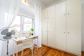 April Square Guesthouse by Lisbon with Sintra