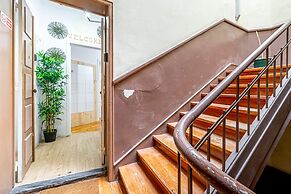 April Square Guesthouse by Lisbon with Sintra