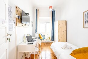 April Square Guesthouse by Lisbon with Sintra