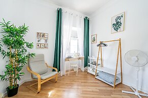 April Square Guesthouse by Lisbon with Sintra