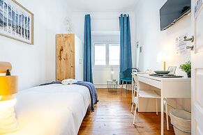 April Square Guesthouse by Lisbon with Sintra