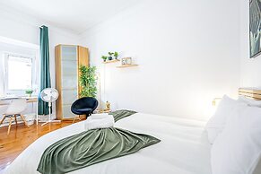 April Square Guesthouse by Lisbon with Sintra