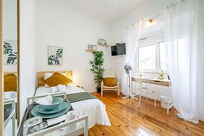 April Square Guesthouse by Lisbon with Sintra