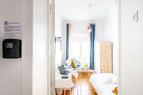 April Square Guesthouse by Lisbon with Sintra