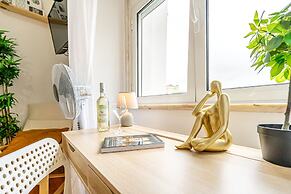 April Square Guesthouse by Lisbon with Sintra
