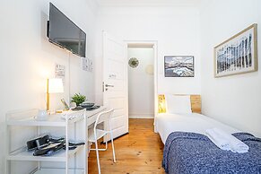 April Square Guesthouse by Lisbon with Sintra