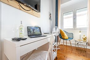 April Square Guesthouse by Lisbon with Sintra