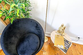 April Square Guesthouse by Lisbon with Sintra
