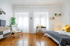 April Square Guesthouse by Lisbon with Sintra