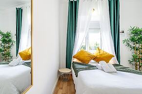 April Square Guesthouse by Lisbon with Sintra