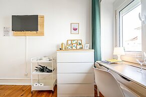 April Square Guesthouse by Lisbon with Sintra