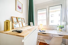 April Square Guesthouse by Lisbon with Sintra
