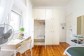 April Square Guesthouse by Lisbon with Sintra